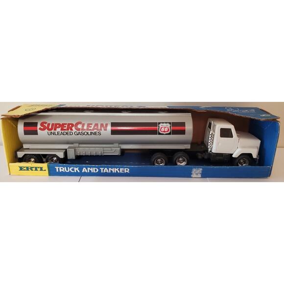 Ertl S Series IH Semi Tanker Philips 66 Gas NIB 1/25